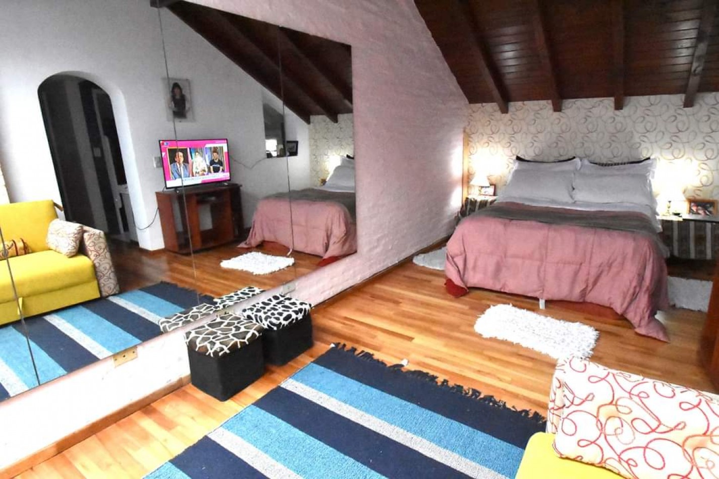 IMPECABLE CHALET DE 4 AMBIENTES CON PISCINA. CAISAMAR