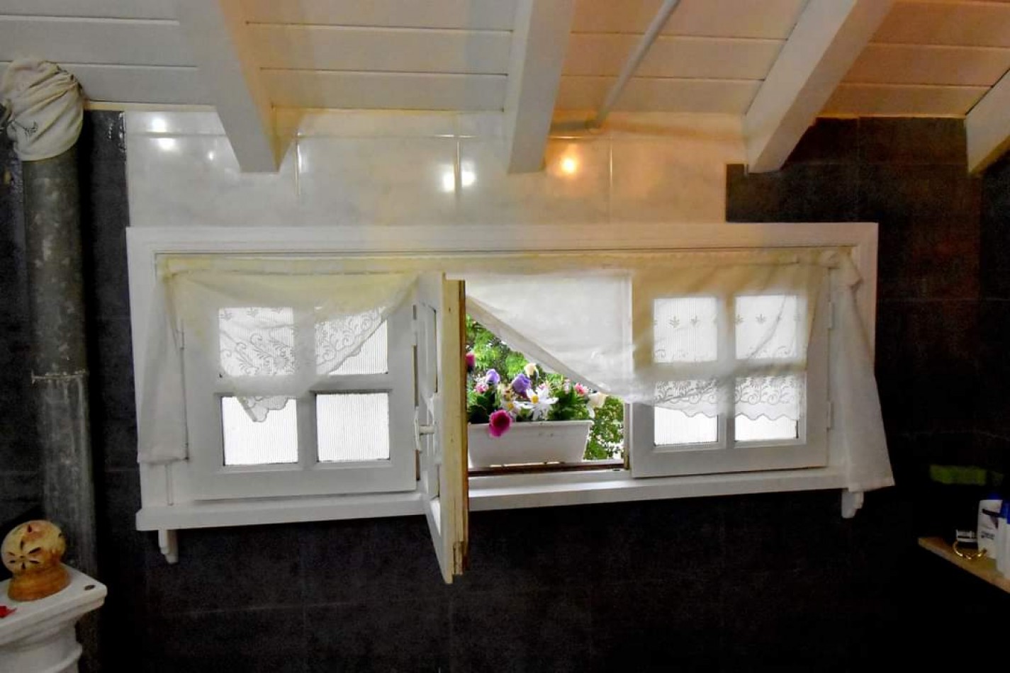 IMPECABLE CHALET DE 4 AMBIENTES CON PISCINA. CAISAMAR