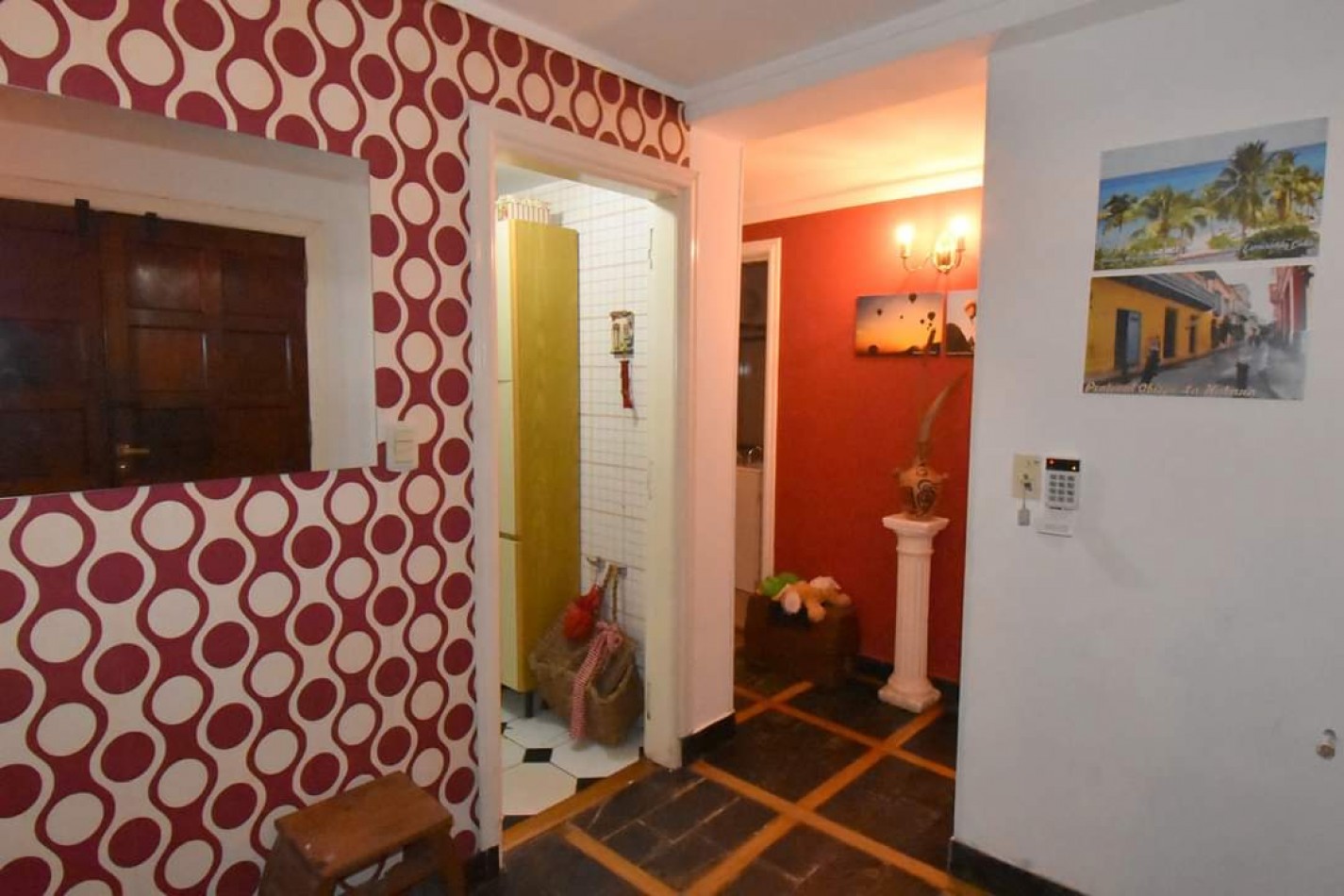 IMPECABLE CHALET DE 4 AMBIENTES CON PISCINA. CAISAMAR