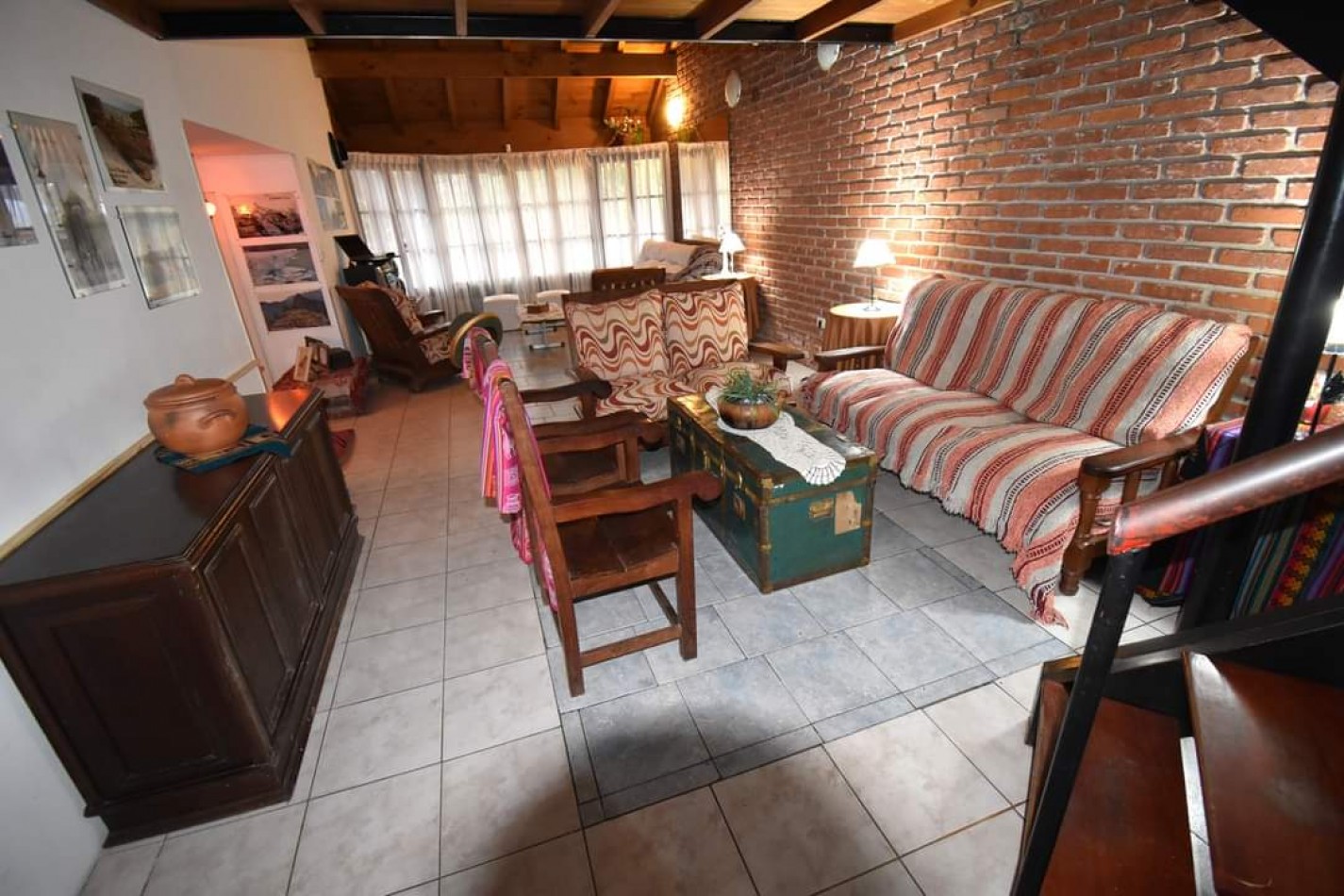 IMPECABLE CHALET DE 4 AMBIENTES CON PISCINA. CAISAMAR