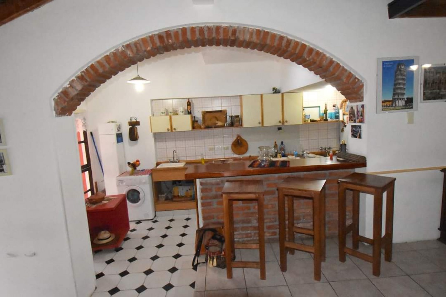 IMPECABLE CHALET DE 4 AMBIENTES CON PISCINA. CAISAMAR