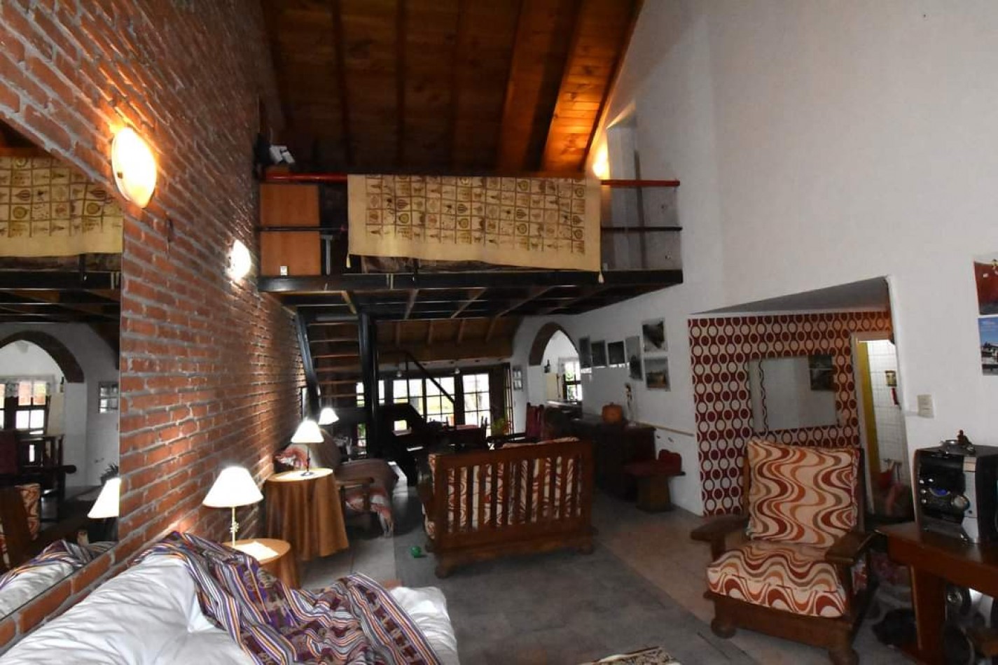 IMPECABLE CHALET DE 4 AMBIENTES CON PISCINA. CAISAMAR