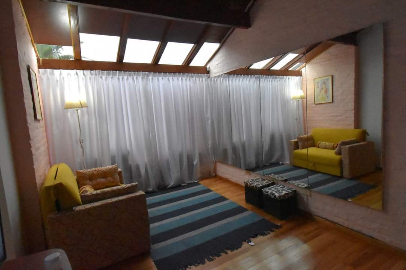 IMPECABLE CHALET DE 4 AMBIENTES CON PISCINA. CAISAMAR