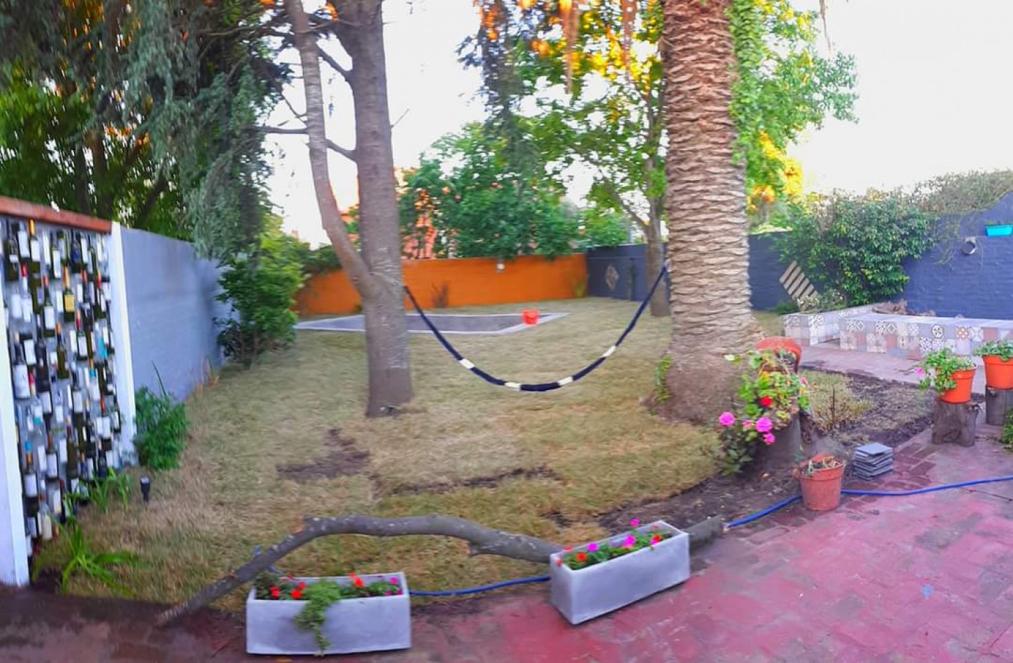 IMPECABLE CHALET DE 4 AMBIENTES CON PISCINA. CAISAMAR
