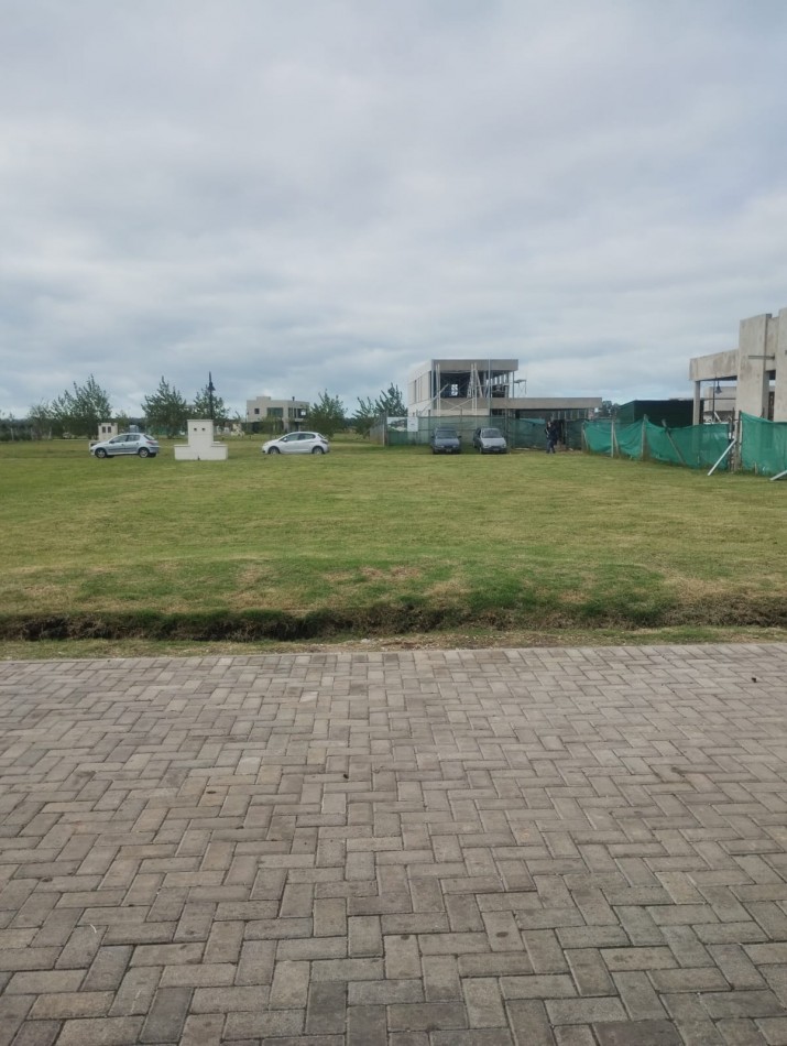 LOTE EN VENTA. DEVELOPER PARK. 618 METROS. SECTOR BIOS 2. ACEPTA PERMUTA.