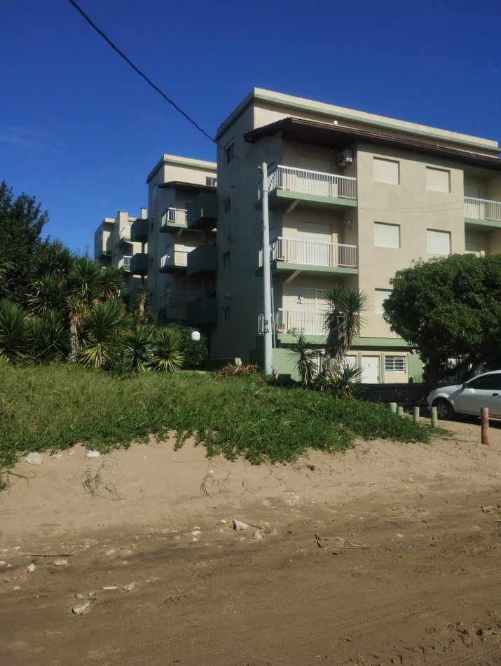 DEPARTAMENTO DE 2 AMBIENTES CON BALCON. A MEDIA CUADRA DEL MAR. VILLA GESELL