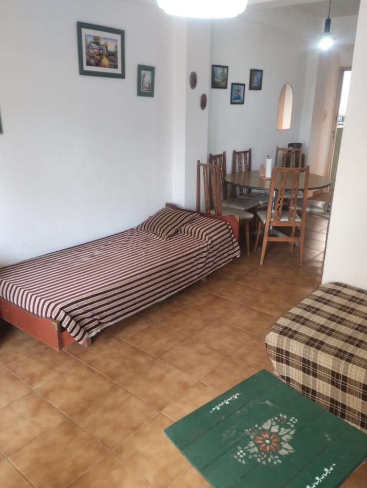 DEPARTAMENTO DE 2 AMBIENTES CON BALCON. A MEDIA CUADRA DEL MAR. VILLA GESELL