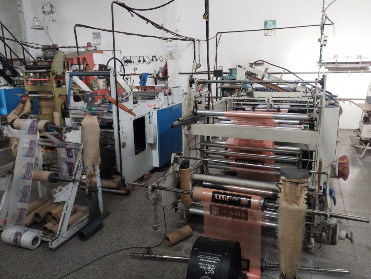 IMPORTANTE FONDO DE COMERCIO INDUSTRIAL. PRODUCCION DE BOLSAS DE POLIETILENO CON O SIN IMPRESION