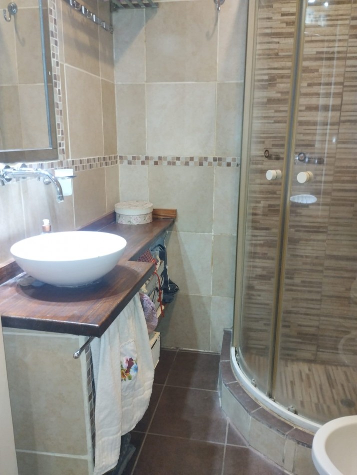 3 AMBIENTES EN PLANTA BAJA. DOS PATIOS. ZONA GUEMES