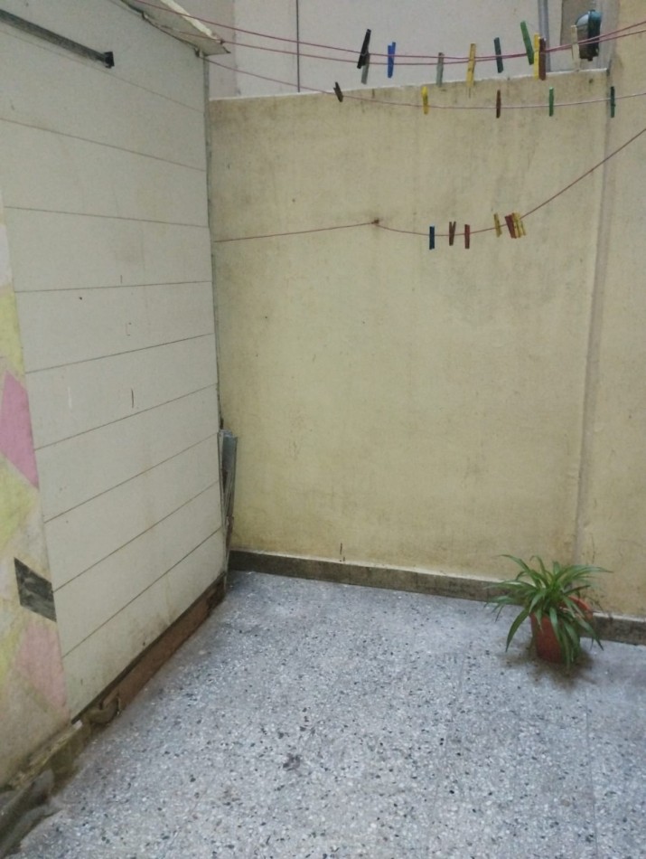 3 AMBIENTES EN PLANTA BAJA. DOS PATIOS. ZONA GUEMES