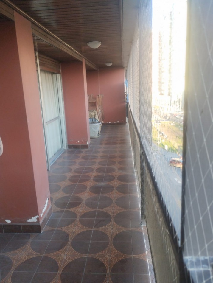 SEMIPISO DE 5 AMBIENTES CON COCHERA DOBLE. DIAGONAL ALBERDI AL 2500. 