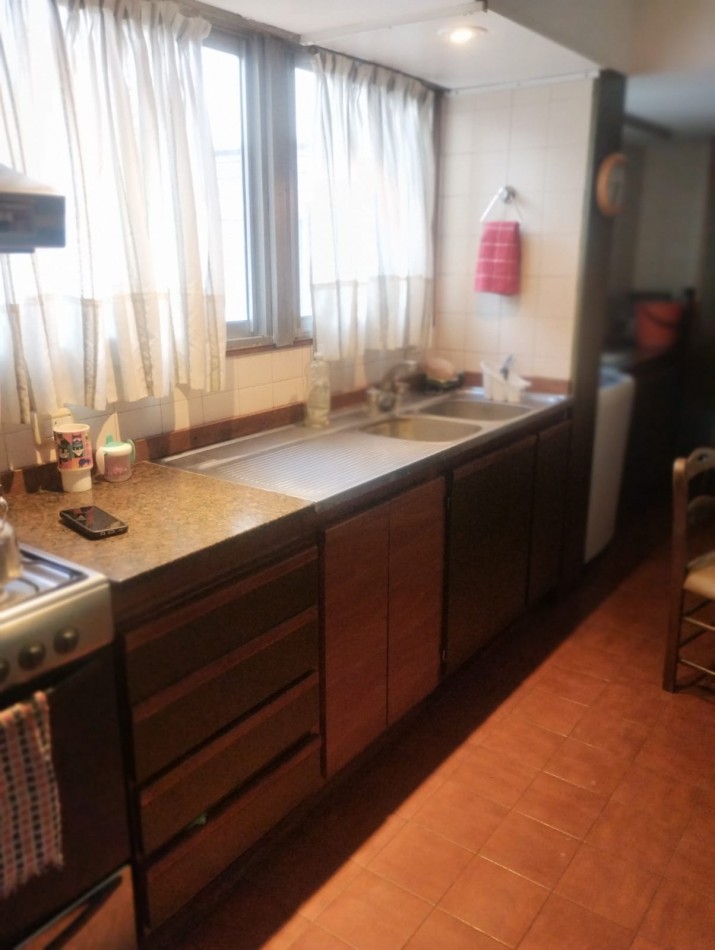 SEMIPISO DE 5 AMBIENTES CON COCHERA DOBLE. DIAGONAL ALBERDI AL 2500. 