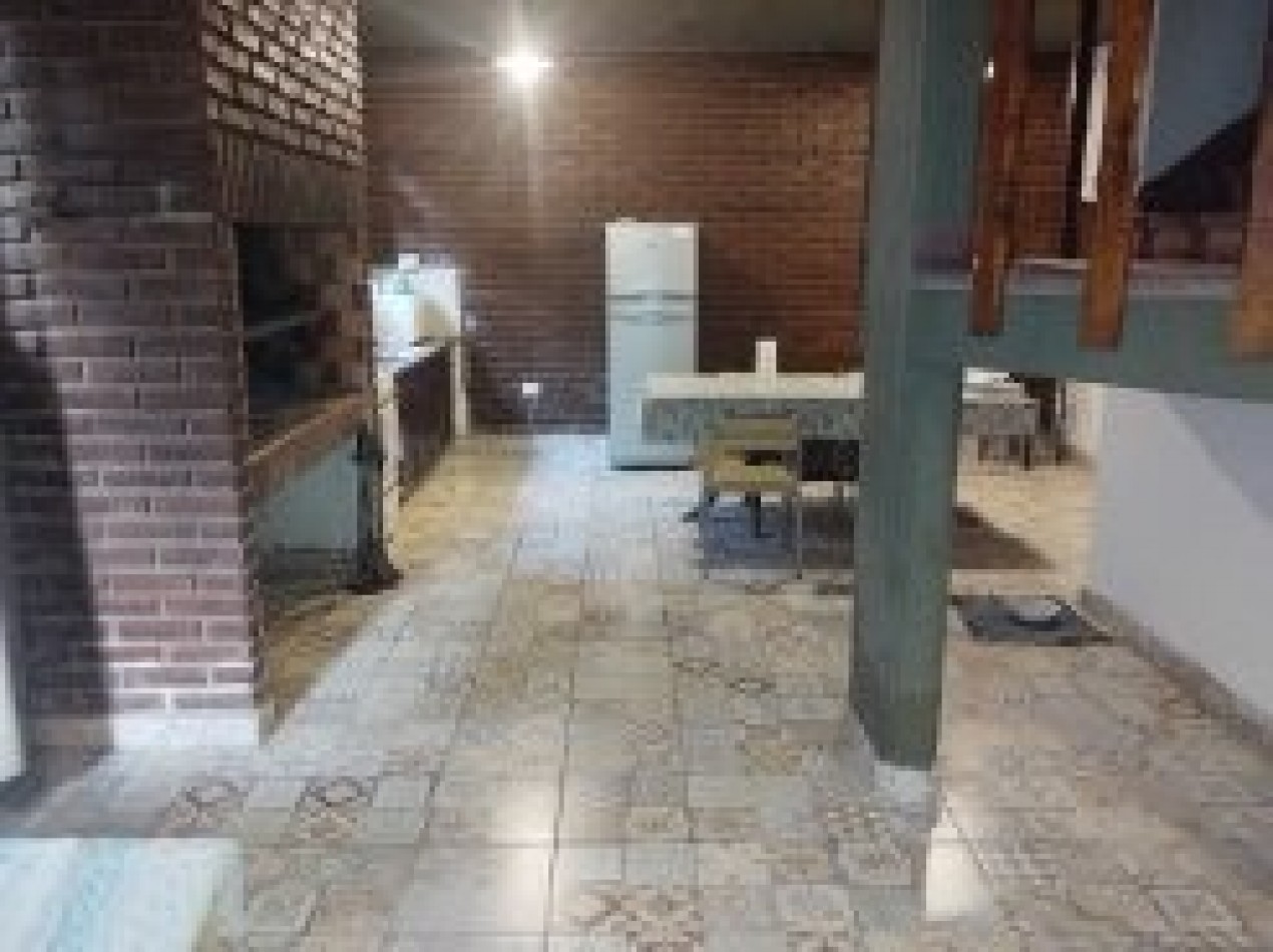 IMPORTANTE PROPIEDAD DE 8 AMBIENTES EN EL CORAZON DE SAN CARLOS. POSIBILIDAD DE PERMUTA MENOR VALOR.