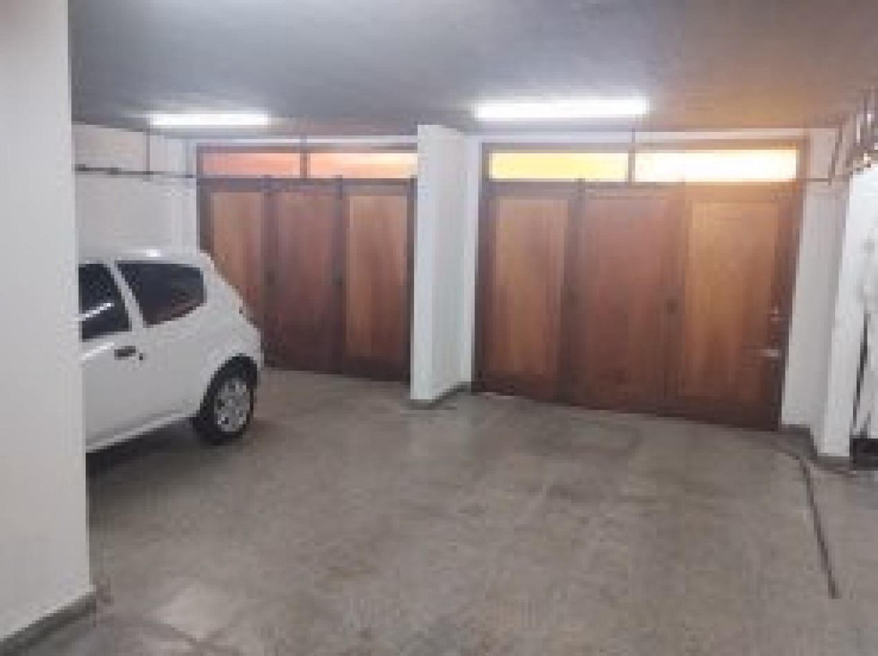 IMPORTANTE PROPIEDAD DE 8 AMBIENTES EN EL CORAZON DE SAN CARLOS. POSIBILIDAD DE PERMUTA MENOR VALOR.