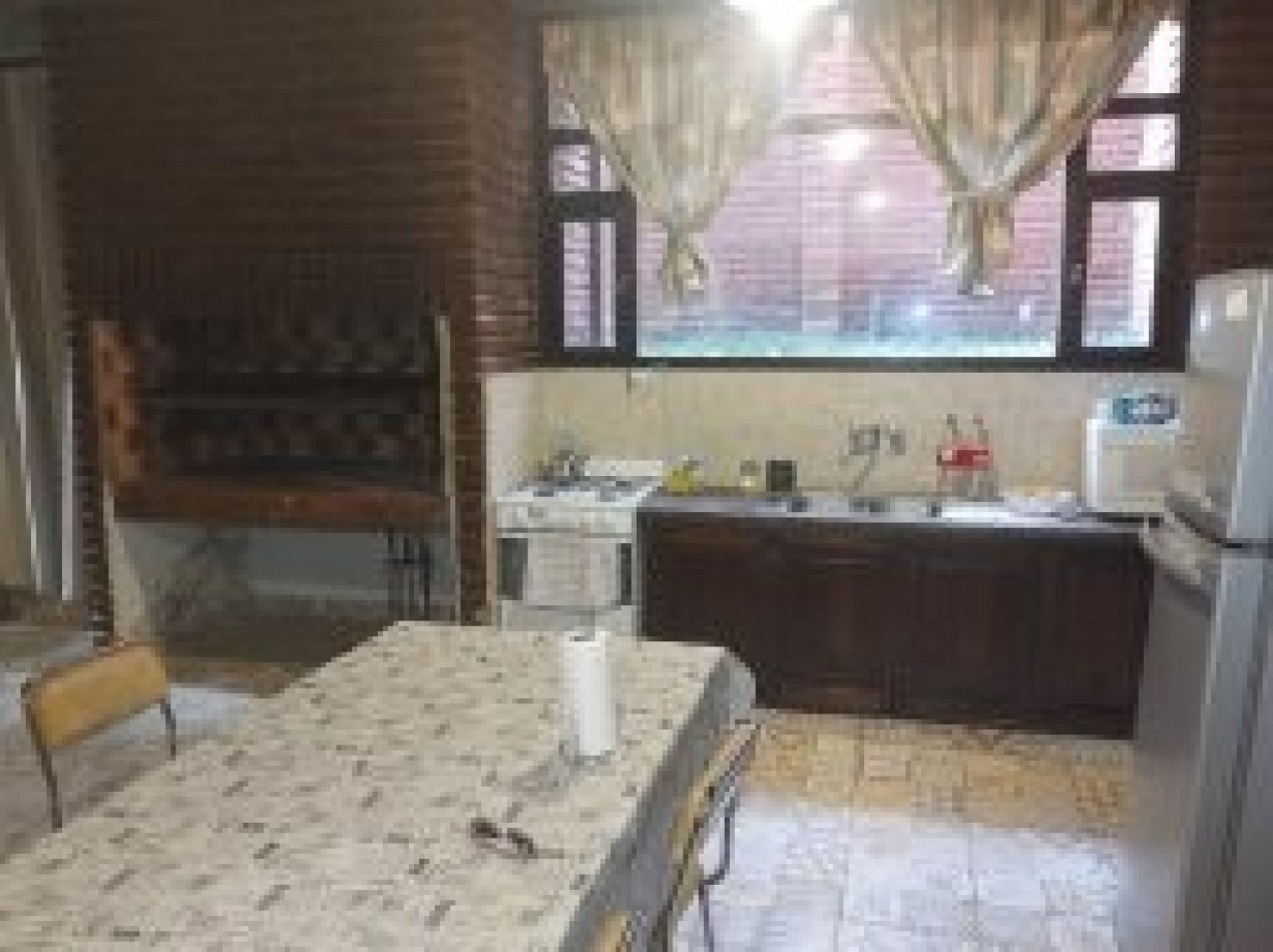 IMPORTANTE PROPIEDAD DE 8 AMBIENTES EN EL CORAZON DE SAN CARLOS. POSIBILIDAD DE PERMUTA MENOR VALOR.