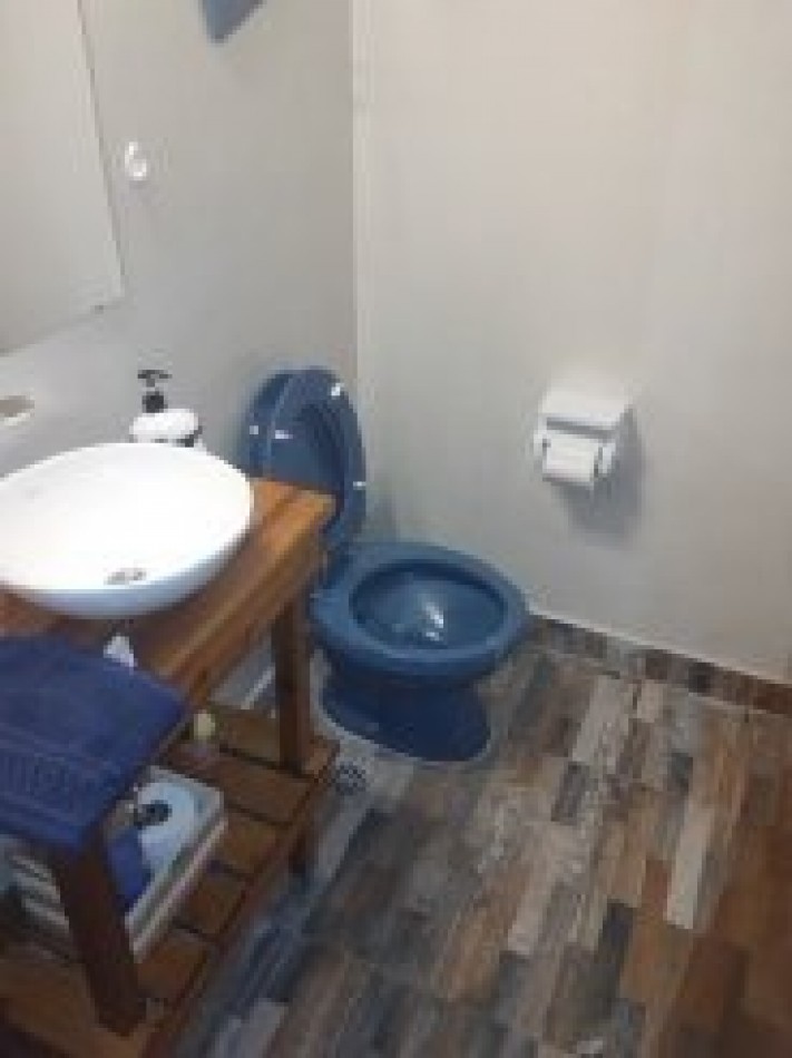 IMPORTANTE PROPIEDAD DE 8 AMBIENTES EN EL CORAZON DE SAN CARLOS. POSIBILIDAD DE PERMUTA MENOR VALOR.