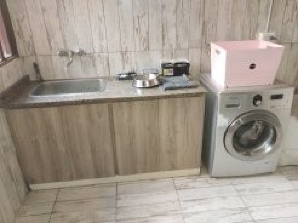 IMPORTANTE PROPIEDAD DE 8 AMBIENTES EN EL CORAZON DE SAN CARLOS. POSIBILIDAD DE PERMUTA MENOR VALOR.