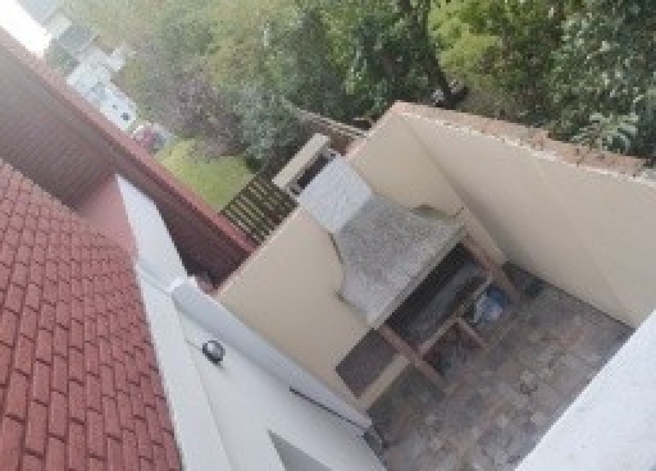 IMPORTANTE PROPIEDAD DE 8 AMBIENTES EN EL CORAZON DE SAN CARLOS. POSIBILIDAD DE PERMUTA MENOR VALOR.