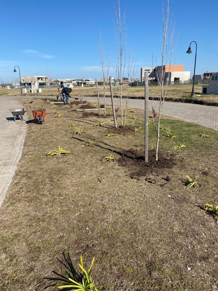 LOTE EN VENTA. DEVELOPER PARK. 618 METROS. SECTOR BIOS 2. ACEPTA PERMUTA.