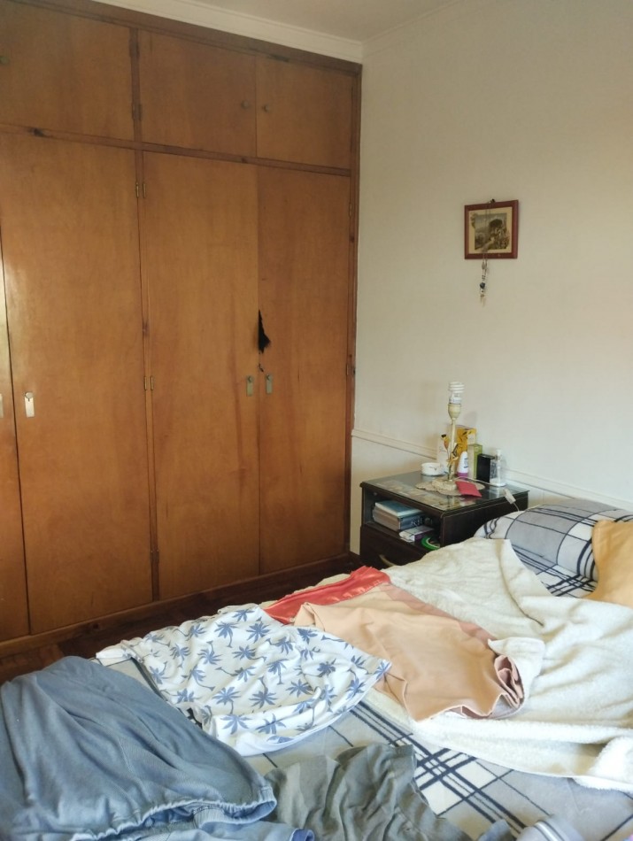 CHALET 4 AMBIENTES EN EL BARRIO LAS LILAS.