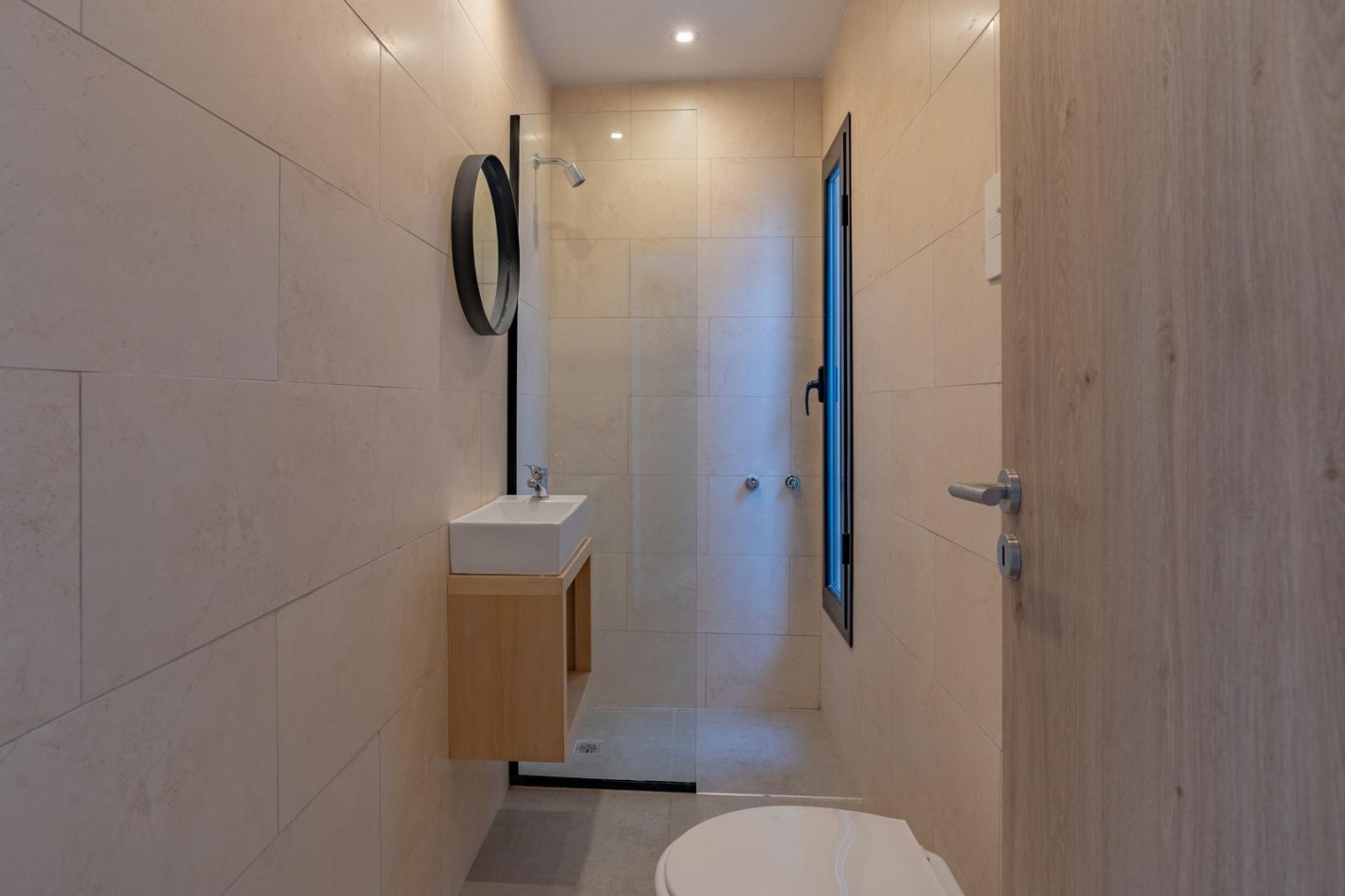IMPECABLE PH DE 3 AMBIENTES CON TERRAZA EN EL BARRIO SAN JOSE.