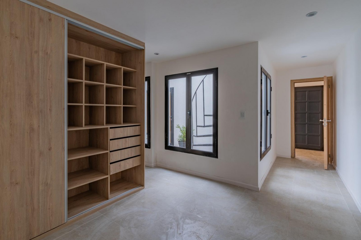 IMPECABLE PH DE 3 AMBIENTES CON TERRAZA EN EL BARRIO SAN JOSE.
