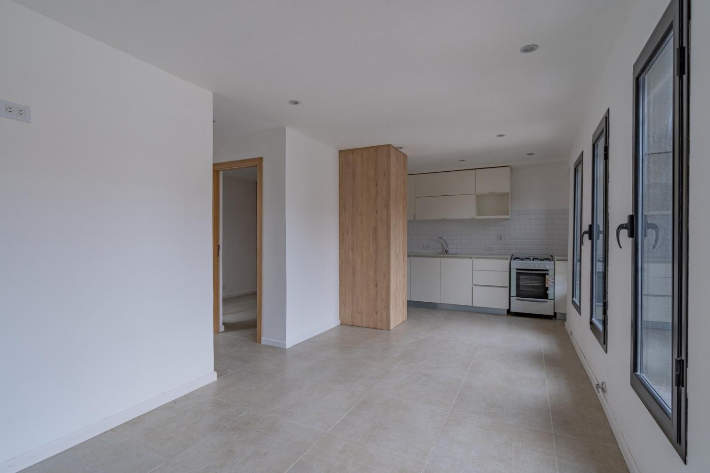 IMPECABLE PH DE 3 AMBIENTES CON TERRAZA EN EL BARRIO SAN JOSE.