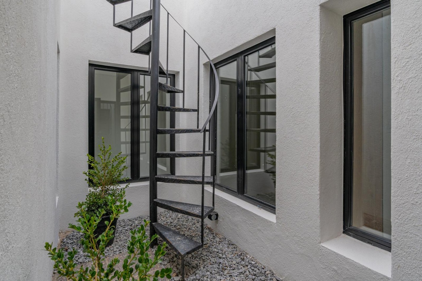 IMPECABLE PH DE 3 AMBIENTES CON TERRAZA EN EL BARRIO SAN JOSE.
