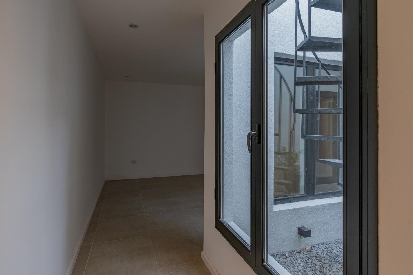 IMPECABLE PH DE 3 AMBIENTES CON TERRAZA EN EL BARRIO SAN JOSE.
