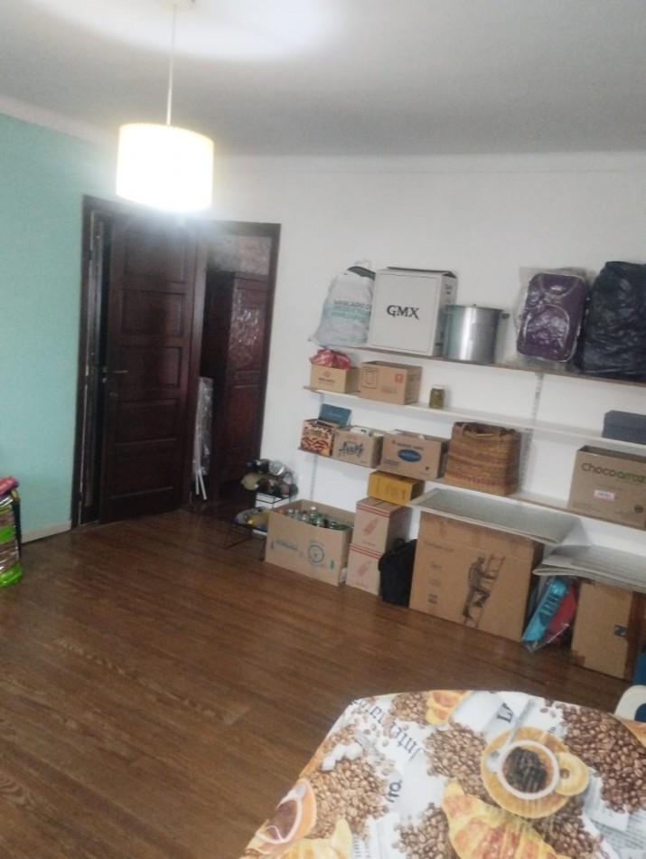 CASA EN LOTE PROPIO. 5 AMBIENTES CON GARAJE Y PATIO. A METROS DE SAN JUAN. IDEAL INVERSION