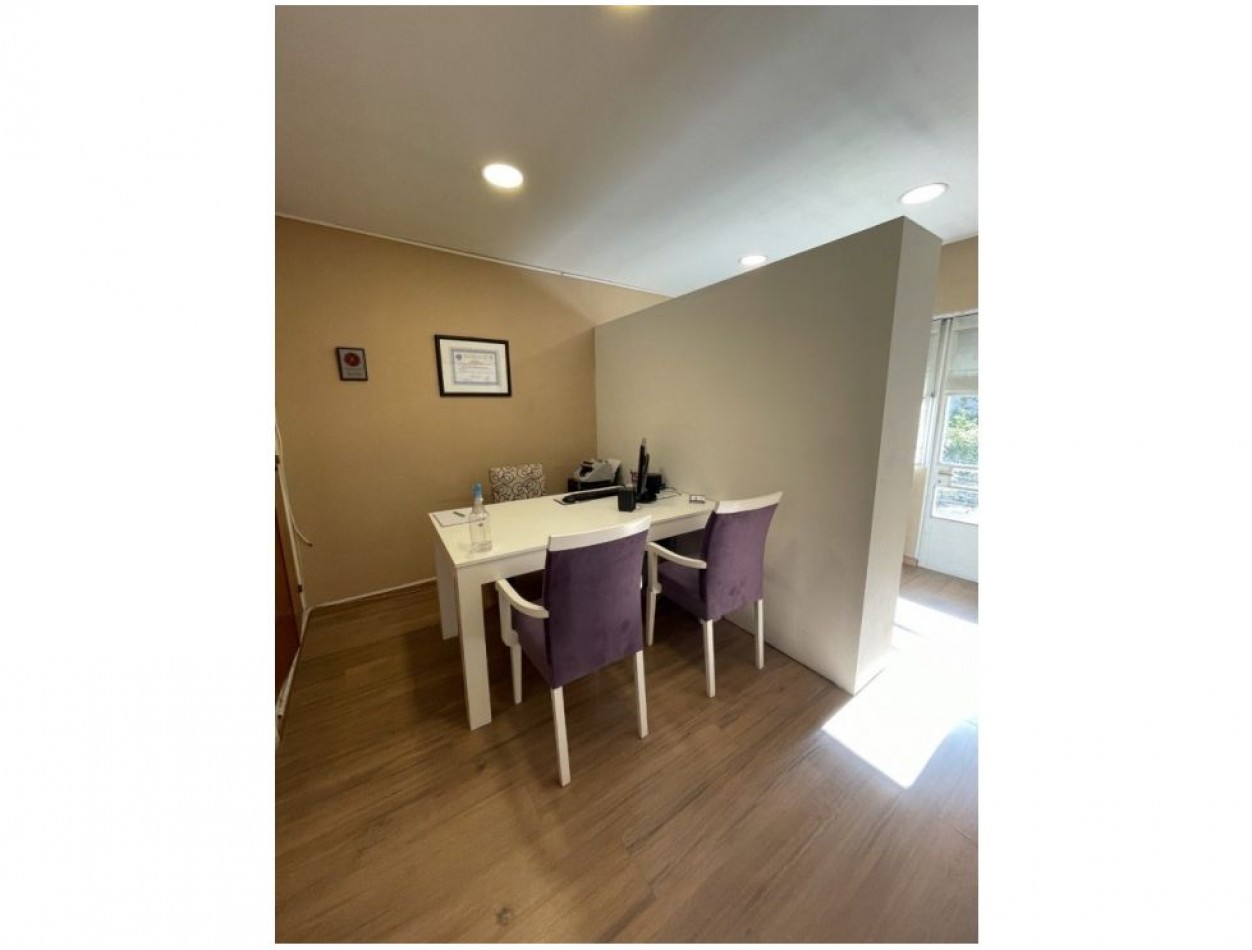 IMPECABLE PH DE 6 AMBIENTES EN DUPLEX. EXCELENTE UBICACION. IDEAL USO PROFESIONAL. CENTRICO. 