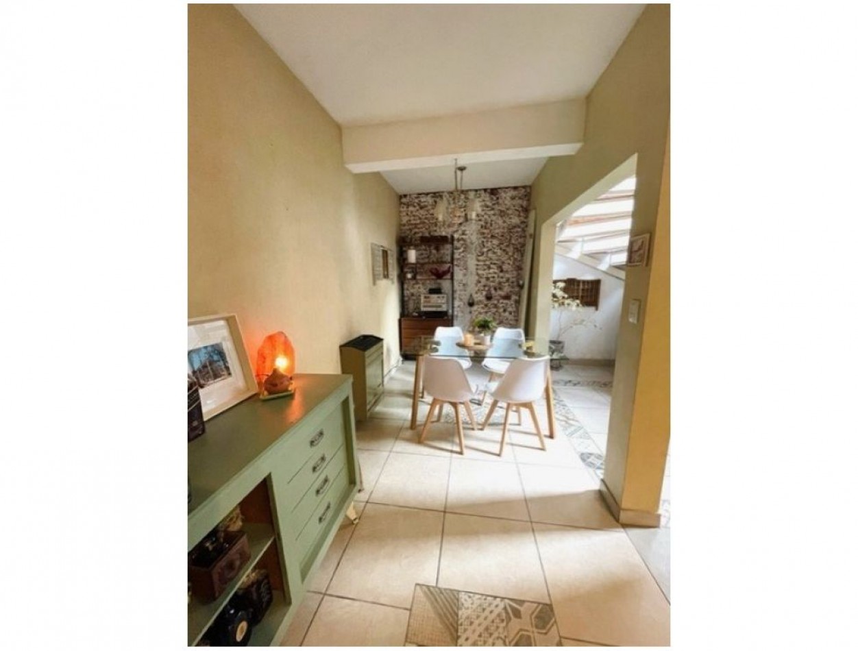 IMPECABLE PH DE 6 AMBIENTES EN DUPLEX. EXCELENTE UBICACION. IDEAL USO PROFESIONAL. CENTRICO. 