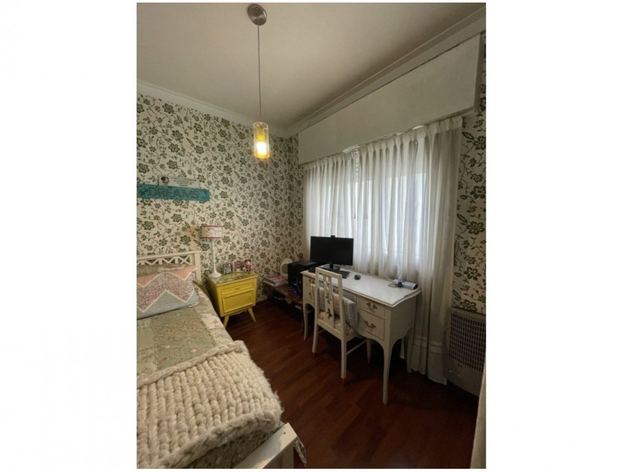 IMPECABLE PH DE 6 AMBIENTES EN DUPLEX. EXCELENTE UBICACION. IDEAL USO PROFESIONAL. CENTRICO. 