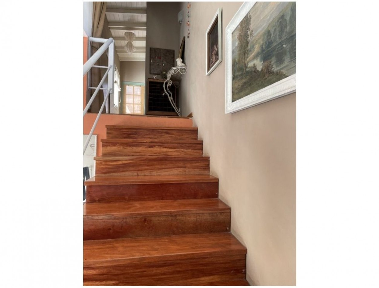IMPECABLE PH DE 6 AMBIENTES EN DUPLEX. EXCELENTE UBICACION. IDEAL USO PROFESIONAL. CENTRICO. 