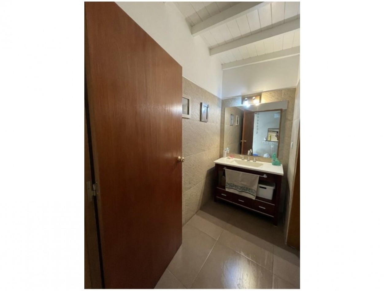 IMPECABLE PH DE 6 AMBIENTES EN DUPLEX. EXCELENTE UBICACION. IDEAL USO PROFESIONAL. CENTRICO. 