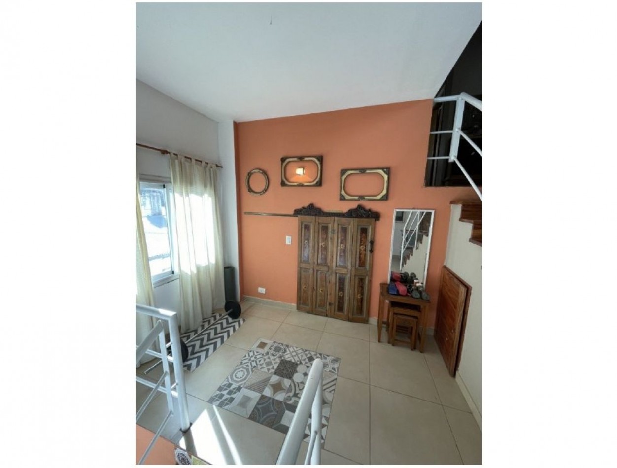 IMPECABLE PH DE 6 AMBIENTES EN DUPLEX. EXCELENTE UBICACION. IDEAL USO PROFESIONAL. CENTRICO. 