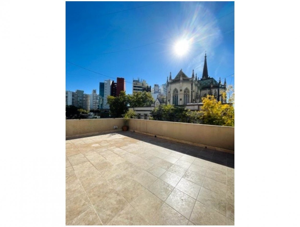 IMPECABLE PH DE 6 AMBIENTES EN DUPLEX. EXCELENTE UBICACION. IDEAL USO PROFESIONAL. CENTRICO. 