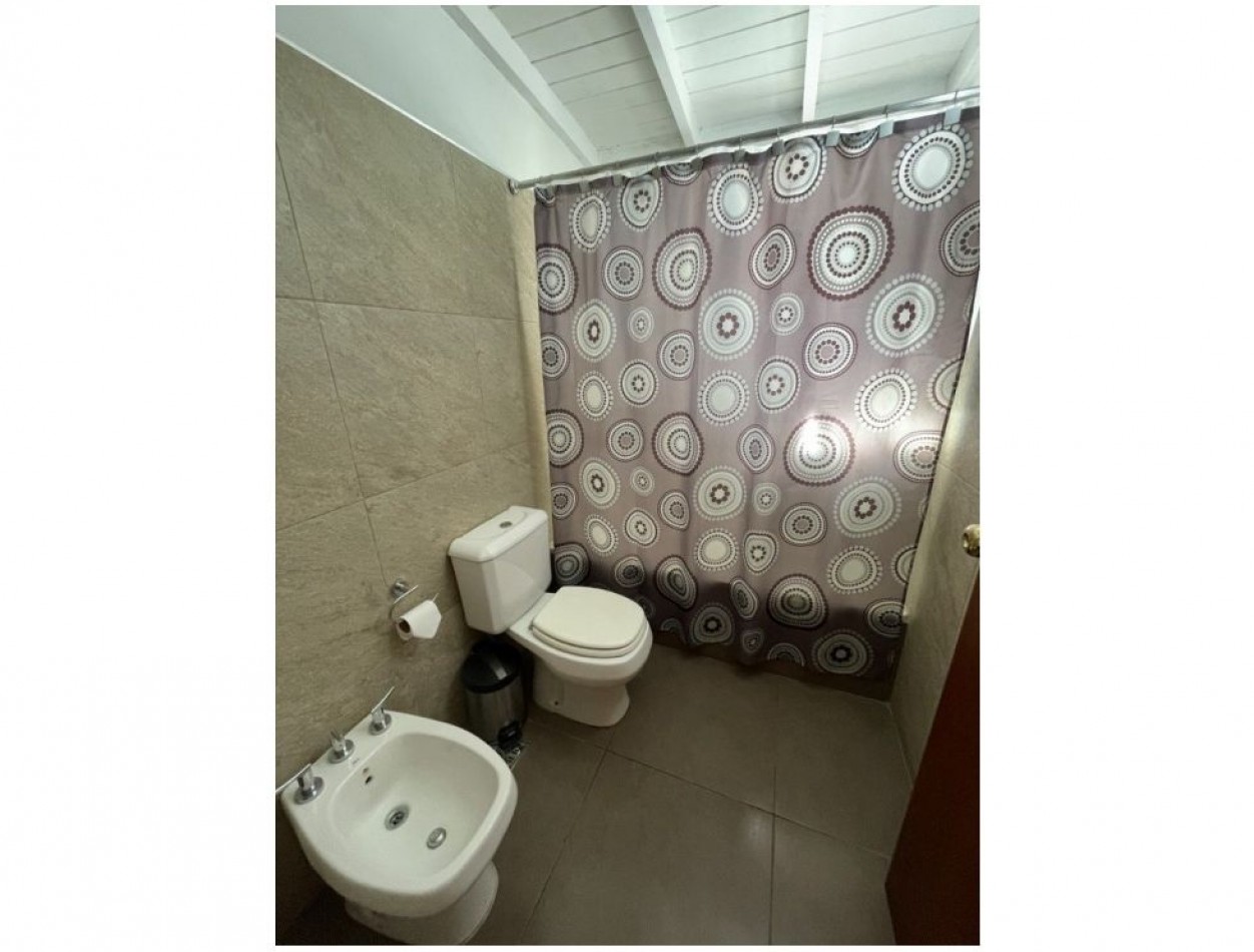 IMPECABLE PH DE 6 AMBIENTES EN DUPLEX. EXCELENTE UBICACION. IDEAL USO PROFESIONAL. CENTRICO. 