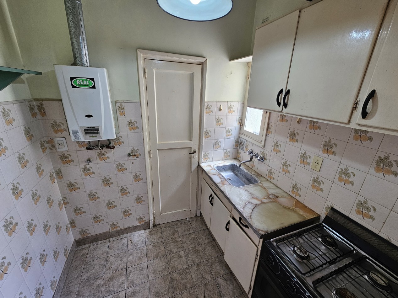DEPARTAMENTO DE 2 AMBIENTES CON DEPENDENCIA. ESTADO ORIGINAL. A METROS DE PUNTA IGLESIAS