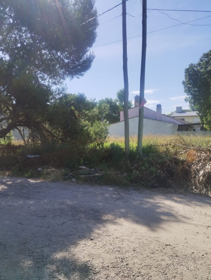 AMPLIO LOTE EN ESQUINA. EL ALFAR. A METROS DE LA COSTA. OPORTUNIDAD