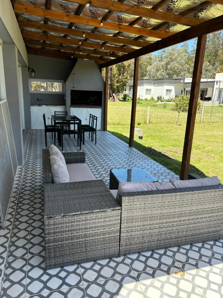 CASA  DE 4 AMBIENTES EN COUNTRY COSTA DEL SOL. MAR CHIQUITA. APTO CREDITO
