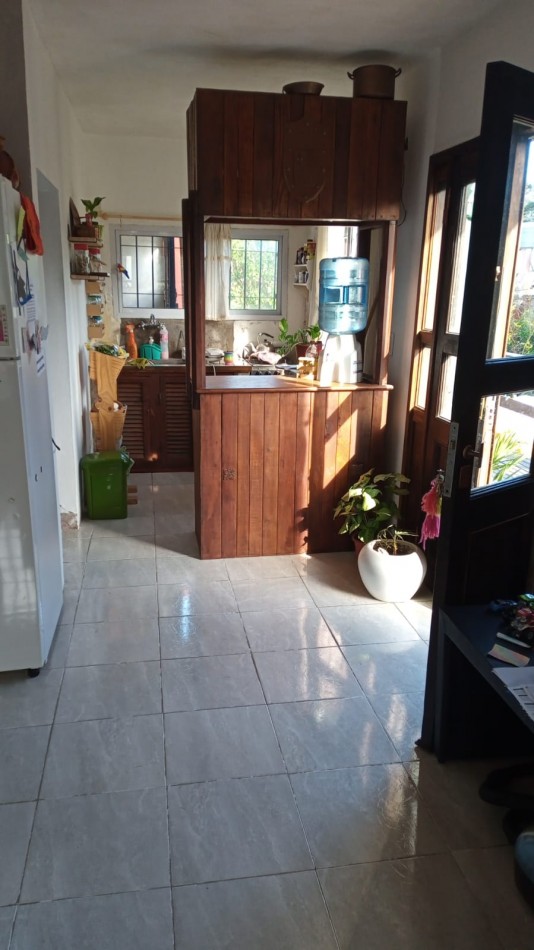 CASA EN DUPLEX DE 2 AMBIENTES. ACANTILADOS. CERCA DEL GOLF