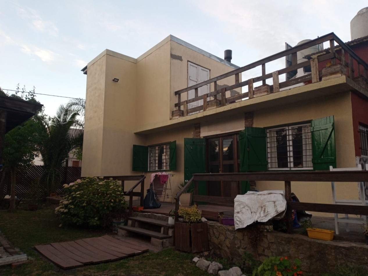 CASA EN DUPLEX DE 2 AMBIENTES. ACANTILADOS. CERCA DEL GOLF