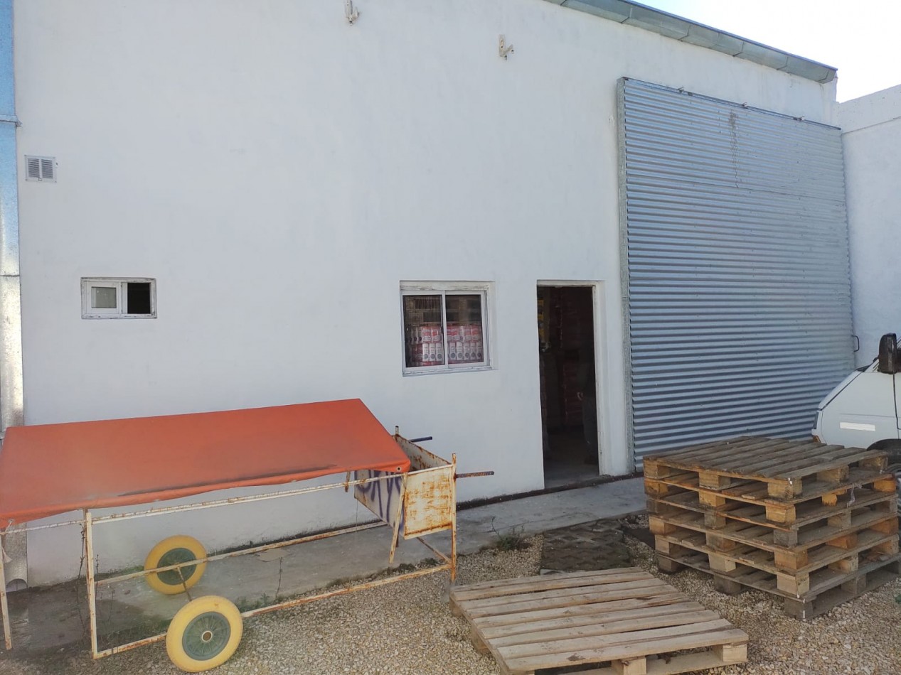 LOCAL CON DEPOSITO. ZONA MUY COMERCIAL. ALIO Y AYACUCHO.