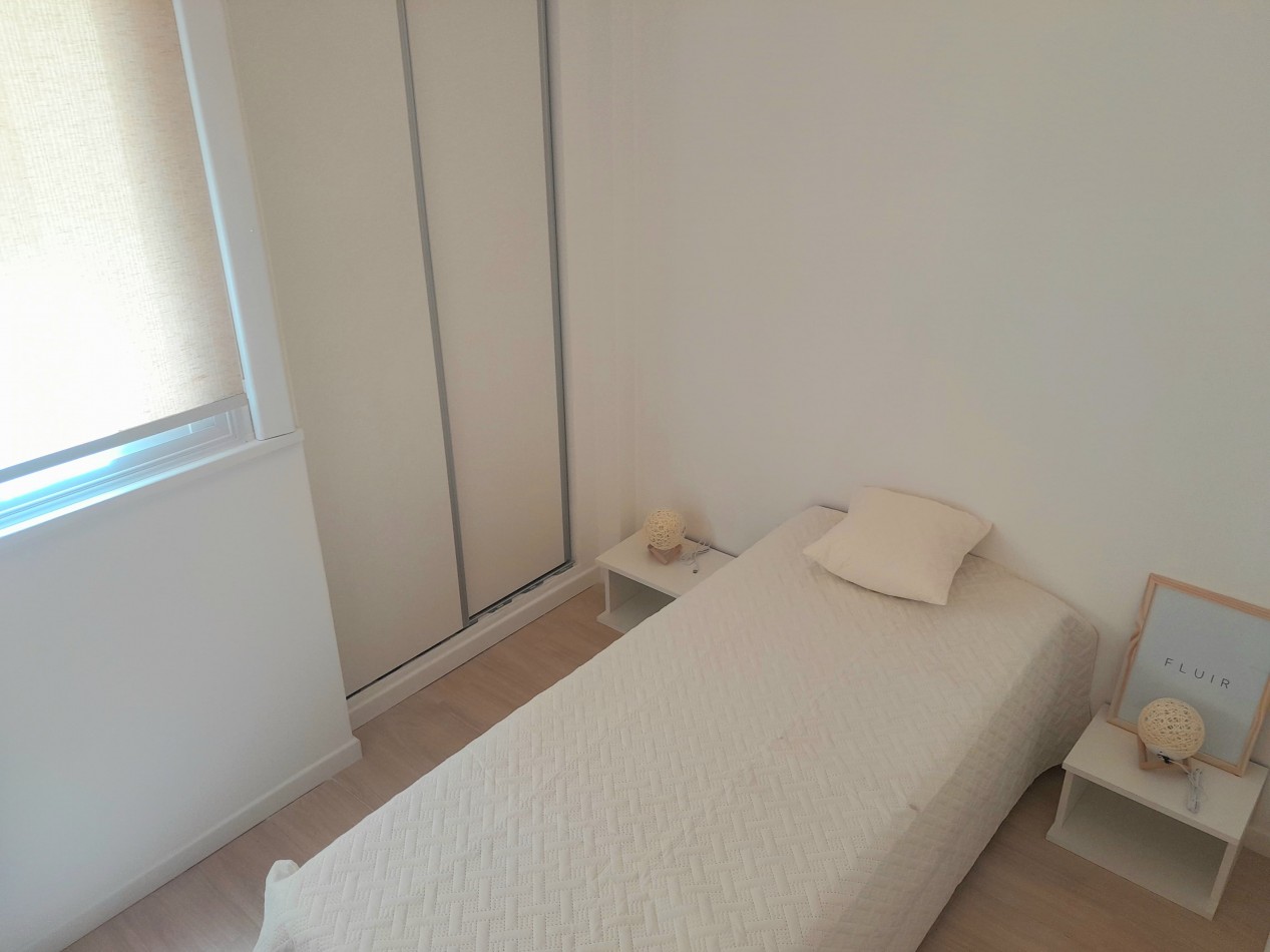 DEPARTAMENTO DE 3 AMBIENTES A LA CALLE CON BALCON FRANCES. A METROS DE PLAZA COLON.