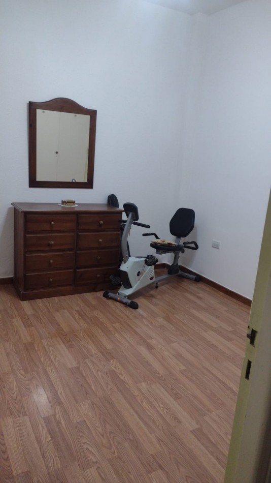 3 AMBIENTES EN PLANTA BAJA. DOS PATIOS. ZONA GUEMES
