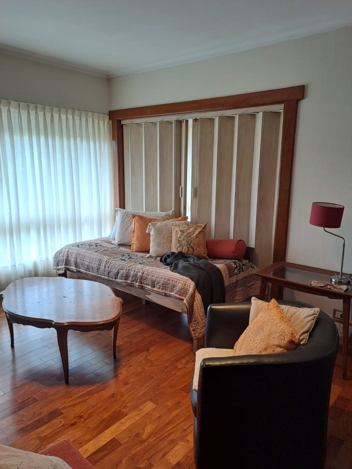 DEPARTAMENTO DE 3 AMBIENTES CON BALCON TERRAZA Y PARRILLA. ZONA GUEMES. SOLO ALQUILER TEMPORARIO