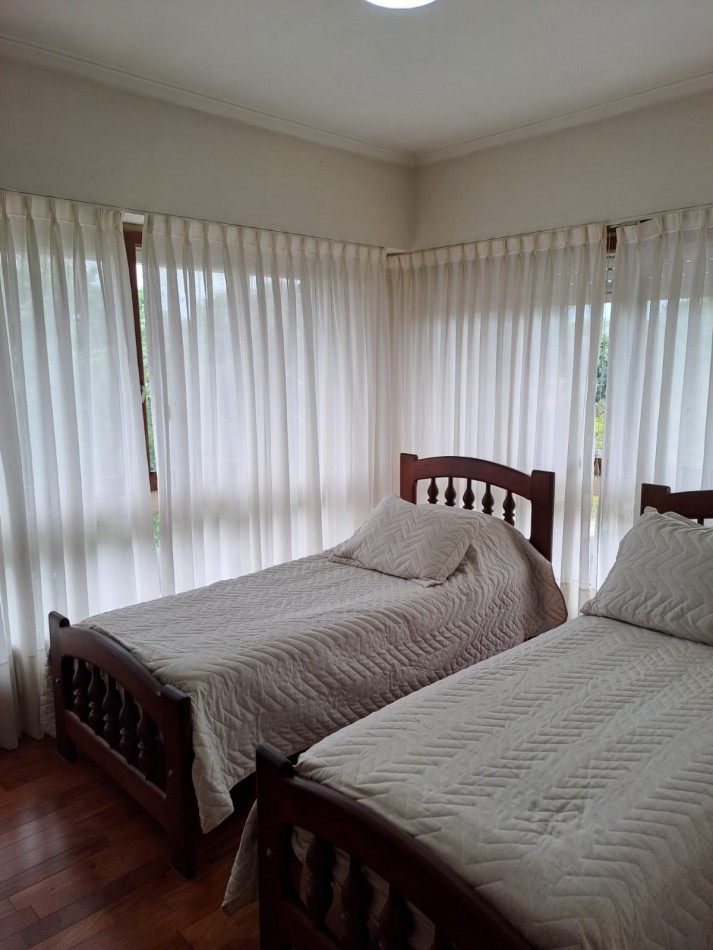 DEPARTAMENTO DE 3 AMBIENTES CON BALCON TERRAZA Y PARRILLA. ZONA GUEMES. SOLO ALQUILER TEMPORARIO