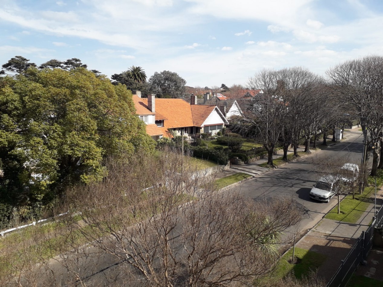 DEPARTAMENTO DE 3 AMBIENTES CON BALCON TERRAZA Y PARRILLA. ZONA GUEMES. SOLO ALQUILER TEMPORARIO