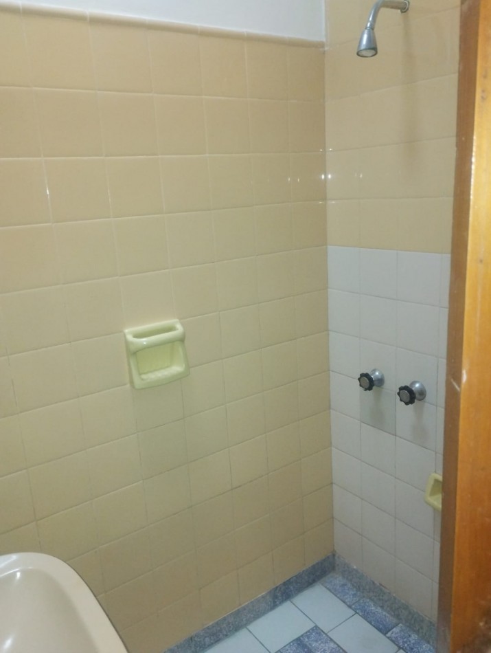 CASA DE 5 AMBIENTES EN SAN EDUARDO DEL MAR. CERCA DE MIRAMAR Y PEGADO A EL MARQUESADO